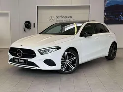 Weiß Gebraucht 2023 Mercedes A200 Night Kleinwagen | 30.940 € (Fairer Preis)