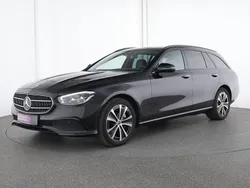 Obsidianschwarz Gebraucht 2022 Mercedes E300 Avantgarde Limousine | 29.942 € (Superpreis)