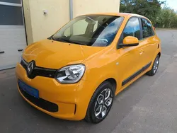 Gelb Gebraucht 2019 Renault Twingo LIMITED Kleinwagen | 9.900 € (Etwas zu teuer)