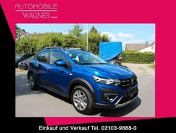 Blau Gebraucht 2023 Dacia Sandero Comfort Kleinwagen | 15.490 € (Guter Preis)