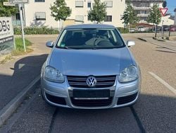 Silber Gebraucht 2008 VW Jetta Trendline Limousine | 3.990 € (Fairer Preis)