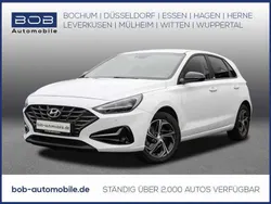 Polar white (weiß) Gebraucht 2020 Hyundai i30 Intro Edition Limousine | 18.188 €