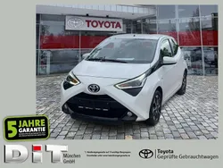 Schneeweiß Gebraucht 2022 Toyota Matrix X-play Kleinwagen | 10.990 € (Superpreis)