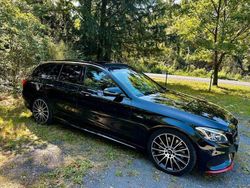 Obsidianschwarz (metallic) Gebraucht 2016 Mercedes C43 AMG AMG Kombi | 29.850 € (Fairer Preis)