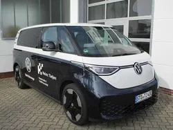 Candyweiß / starlight blue Gebraucht 2022 VW ID. Buzz Pro Van | 49.950 € (Fairer Preis)