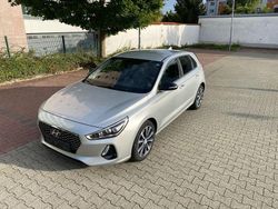 Grau Gebraucht 2017 Hyundai i30 Limousine | 10.990 € (Etwas zu teuer)