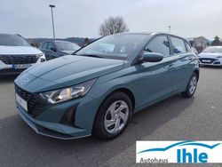 Mangrove green Gebraucht 2025 Hyundai i20 Select Kleinwagen | 18.990 € (Teuer)