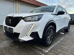 Weiß Gebraucht 2022 Peugeot 2008 Style SUV | 12.500 € (Superpreis)