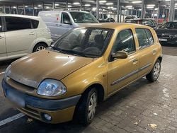 Gold Gebraucht 2000 Renault Clio II Kleinwagen | 1.700 € (Guter Preis)