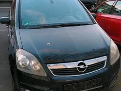 Schwarz Gebraucht 2006 Opel Zafira Van / Kleinbus | 4.000 € (Fairer Preis)