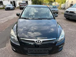 Schwarz Gebraucht 2009 Hyundai i30 Edition+ Limousine | 1.950 € (Superpreis)