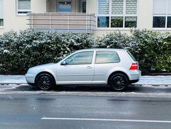 Silber Gebraucht 2003 VW Golf IV Kleinwagen | 2.750 €