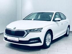 Weiß Gebraucht 2022 Skoda Octavia Ambition Limousine | 19.980 € (Fairer Preis)