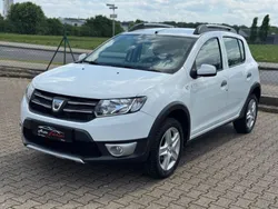 Weiß Gebraucht 2016 Dacia Sandero Prestige Kleinwagen | 10.900 € (Fairer Preis)