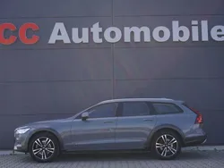 Grau Gebraucht 2021 Volvo V90 CC Pro Kombi | 35.890 € (Fairer Preis)