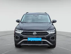 Deep black perleffekt Gebraucht 2024 VW T-Roc Move SUV | 29.880 € (Fairer Preis)