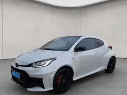 Weiß Neu 2024 Toyota Yaris Limousine | 48.850 € (Fairer Preis)