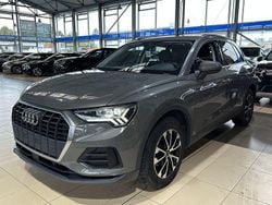 Grau Gebraucht 2021 Audi Q3 Ambiente SUV | 26.900 € (Guter Preis)