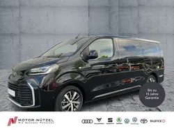 Graphitschwarz Gebraucht 2024 Toyota Proace Verso Team Kombi | 42.360 € (Fairer Preis)