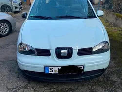 Weiß Gebraucht 2003 Seat Arosa Kleinwagen | 1.250 €