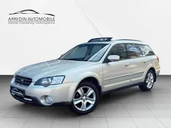 Gold Gebraucht 2005 Subaru Outback SUV | 3.000 €