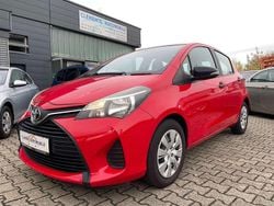 Super red v Gebraucht 2015 Toyota Yaris Basis Kleinwagen | 7.999 € (Fairer Preis)