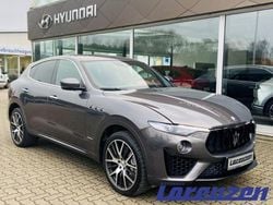 Grau Gebraucht 2018 Maserati Levante SUV | 51.980 € (Fairer Preis)