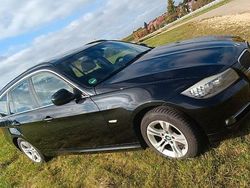 Schwarz Gebraucht 2011 BMW 320 Kombi | 5.900 € (Guter Preis)