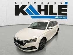 Weiß Gebraucht 2022 Skoda Octavia Style Kombi | 23.490 € (Fairer Preis)