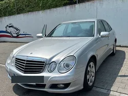 Silber Gebraucht 2008 Mercedes E200 Limousine | 3.800 € (Teuer)