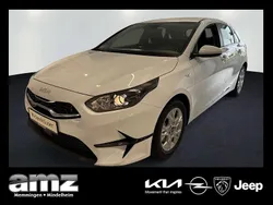 Weiß Neu 2025 Kia Ceed Vision Limousine | 22.990 € (Guter Preis)