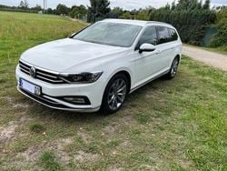Weiß Gebraucht 2020 VW Passat Elegance Kombi | 19.900 € (Fairer Preis)