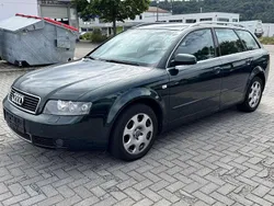 Dunkelgrün metallic Gebraucht 2004 Audi A4 Kombi | 1.999 € (Guter Preis)
