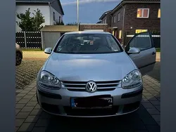 Grau Gebraucht 2005 VW Golf V Kleinwagen | 3.800 € (Etwas zu teuer)