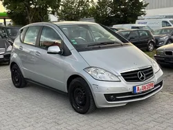 Silber Gebraucht 2010 Mercedes A180 Kleinwagen | 2.950 € (Guter Preis)