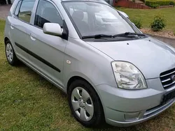 Silber Gebraucht 2006 Kia Picanto 2 Kleinwagen | 1.200 €