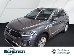 Indiumgrau metallic (metallic) Gebraucht 2024 VW T-Roc Life SUV | 21.800 € (Guter Preis)