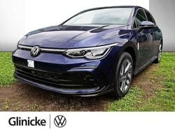 Blau Gebraucht 2024 VW Golf VIII R-line Limousine | 29.970 € (Fairer Preis)