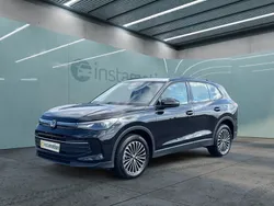 Schwarz Gebraucht 2024 VW Tiguan Life SUV | 43.738 € (Superpreis)