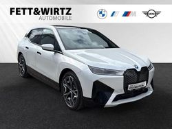 Mineralweiss Gebraucht 2022 BMW iX Sport Line SUV | 48.490 € (Fairer Preis)