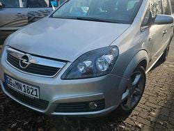 Silber Gebraucht 2006 Opel Zafira Van / Kleinbus | 2.500 €