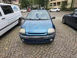 Blau Gebraucht 2000 Renault Clio II Kleinwagen | 500 € (Fairer Preis)