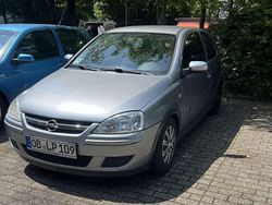 Grau Gebraucht 2005 Opel Corsa Edition Kleinwagen | 1.200 € (Fairer Preis)