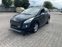Schwarz Gebraucht 2010 Peugeot 3008 Van / Kleinbus | 5.490 € (Fairer Preis)
