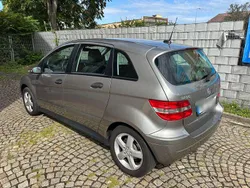 Grau Gebraucht 2006 Mercedes B200 Van / Kleinbus | 2.600 €