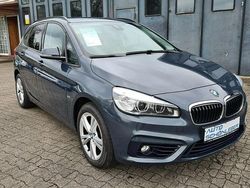 Grau Gebraucht 2016 BMW 218 Sport Line Van / Kleinbus | 12.990 € (Fairer Preis)