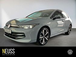 Crystal ice blue metallic schwar Gebraucht 2025 VW Golf VIII Style Limousine | 33.430 € (Teuer)