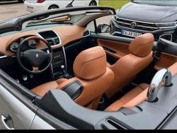Grau Gebraucht 2008 Peugeot 207 CC Roland Garros Cabrio | 6.500 €