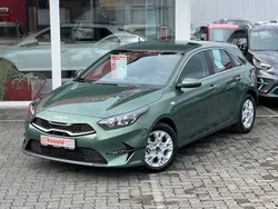 Experience grün Neu 2024 Kia Ceed 2 Limousine | 25.880 € (Fairer Preis)