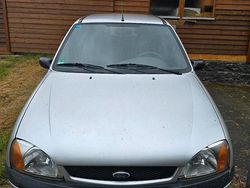 Grau Gebraucht 2001 Ford Fiesta Kleinwagen | 900 €
